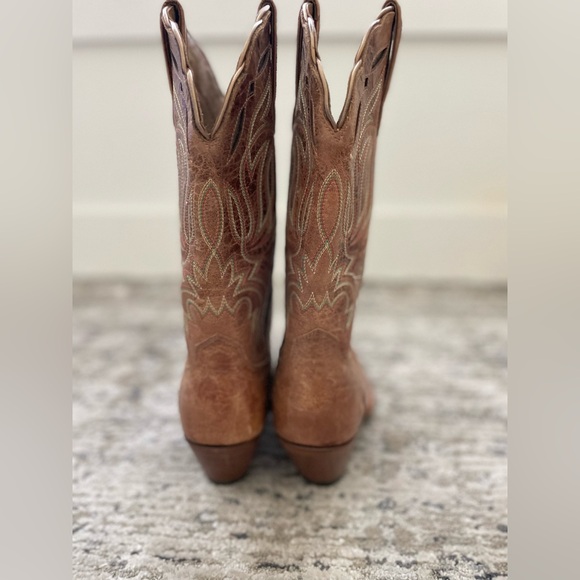 Ariat Tan Leather Heeled Boots - Picture 5 of 10